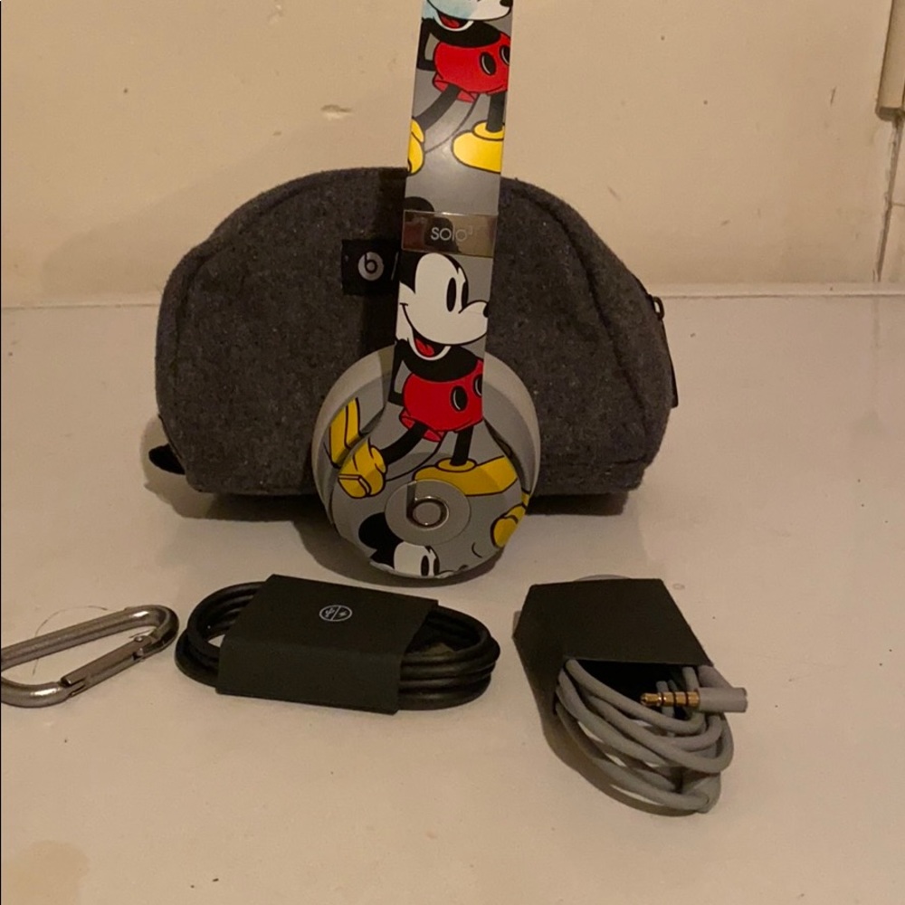 Mickey Mouse beats